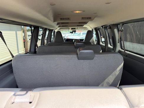Used 2024 GMC Savana 3500 LS RWD image 21