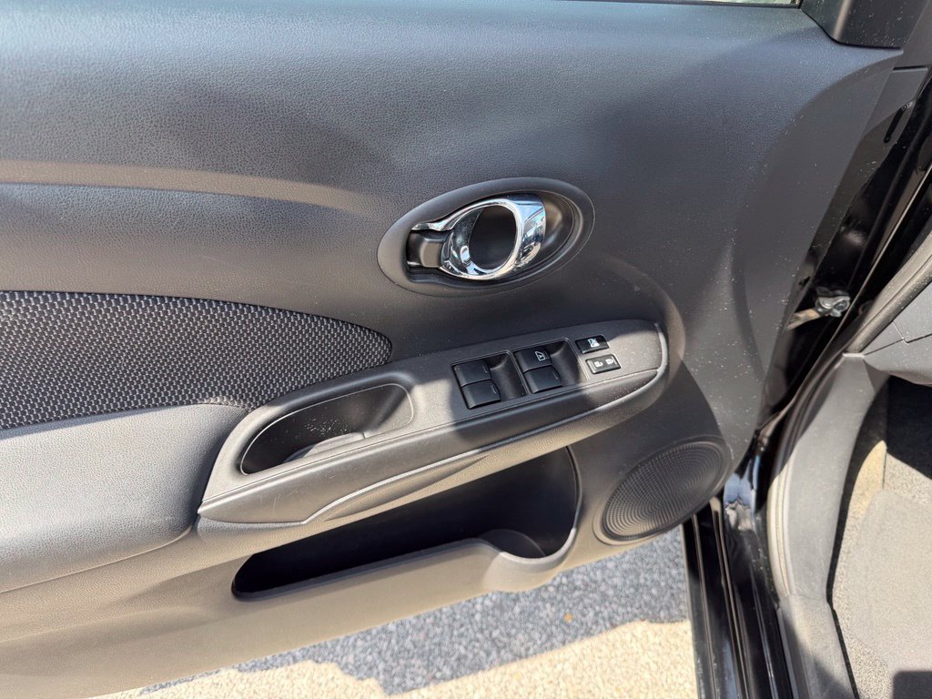 Used 2015 Nissan Versa SV w/ SV Tech Package FWD image 23