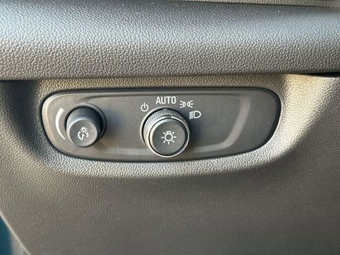 Used 2018 Buick Regal Preferred image 16