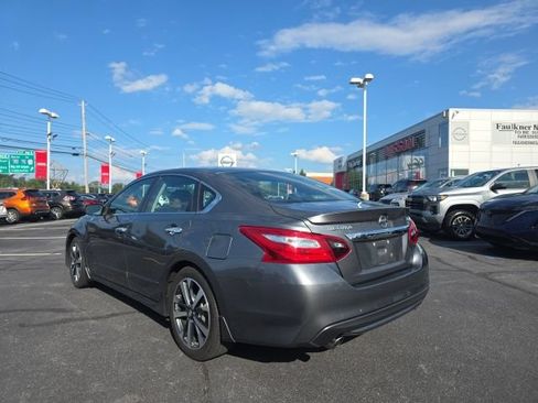 Used 2017 Nissan Altima 2.5 SR FWD image 7