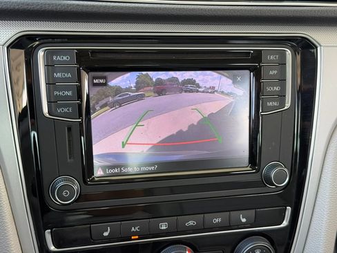 Used 2019 Volkswagen Passat 2.0T Wolfsburg FWD image 22
