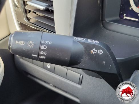 Used 2024 Nissan Rogue SL w/ SL Premium Package image 32