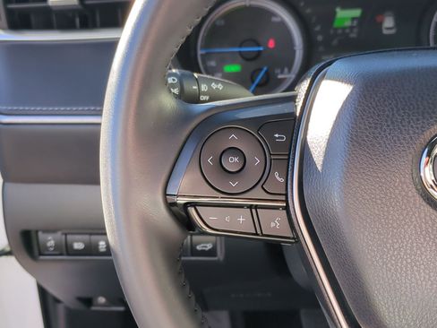 Used 2024 Toyota Venza Nightshade image 18