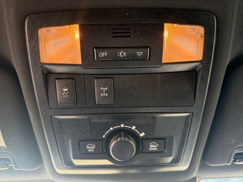 Used 2019 Toyota Tacoma TRD Off-Road w/ Technology Package AWD/4WD image 29