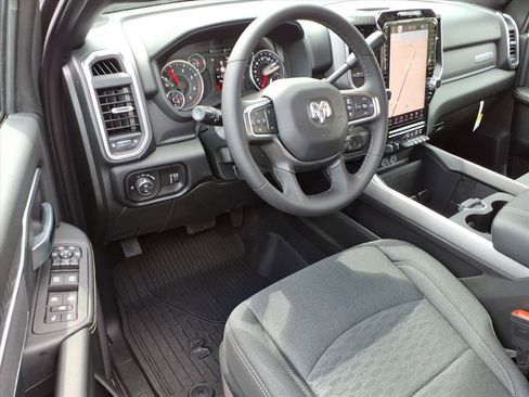 New 2026 RAM 2500 Big Horn AWD/4WD image 17