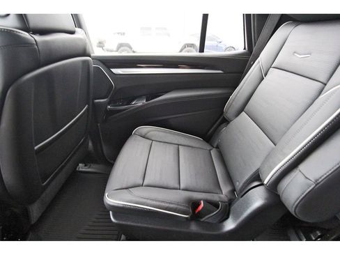 New 2026 Cadillac Escalade Luxury w/ LPO, Radiant Package image 12