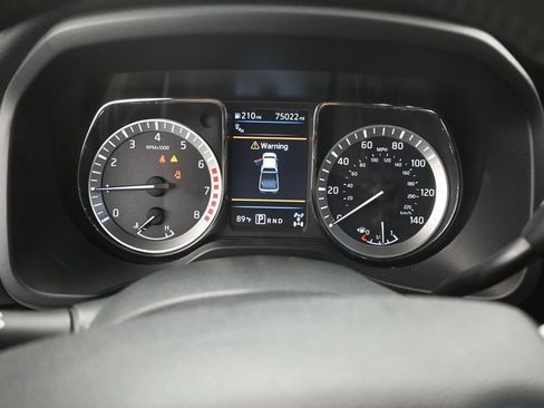 Used 2019 Nissan Titan SL w/ Midnight Edition AWD/4WD image 11