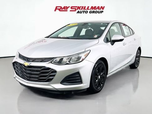 Used 2019 Chevrolet Cruze LS w/ LS Convenience Package FWD image 3