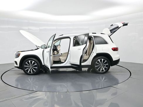 Used 2022 Mercedes-Benz GLB 250 image 27