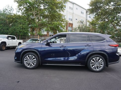 Used 2021 Toyota Highlander Platinum AWD/4WD image 5