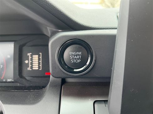 Certified 2025 Toyota Tacoma SR5 image 22