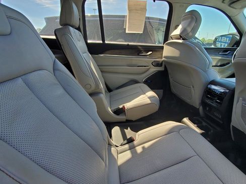 Used 2021 Jeep Grand Cherokee L Overland w/ Advanced Protech Group III image 6