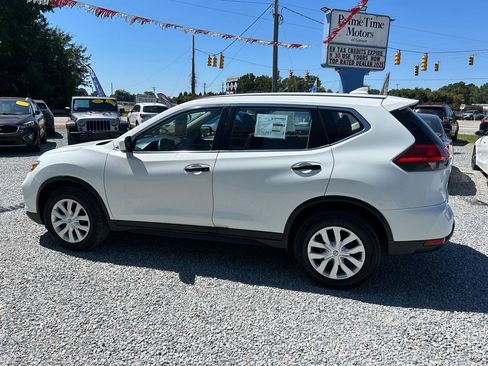Used 2017 Nissan Rogue S AWD/4WD image 2