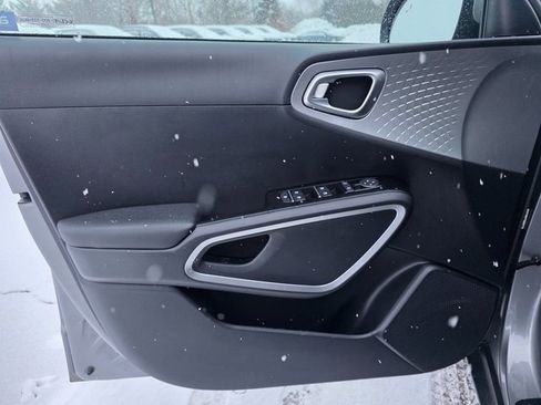 Certified 2023 Kia Soul LX w/ LX Technology Package image 23