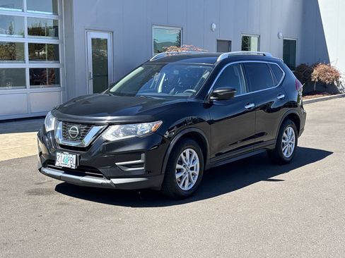 Used 2019 Nissan Rogue SV FWD image 1