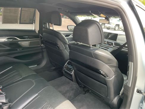 Used 2018 BMW 740i w/ M Sport Package RWD image 24