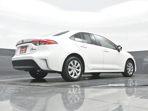 Used 2023 Toyota Corolla LE image 30