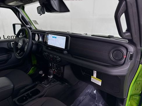 New 2026 Jeep Wrangler Unlimited Rubicon AWD/4WD image 26