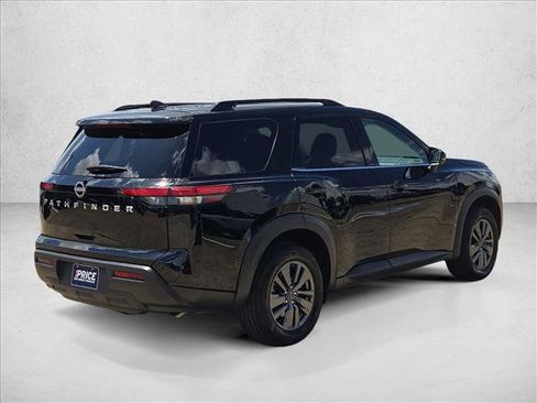 Used 2025 Nissan Pathfinder SV FWD image 5
