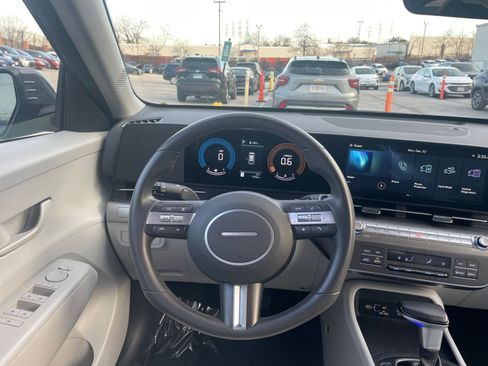 Used 2025 Hyundai Kona SEL image 28