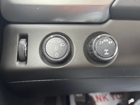 Used 2019 Chevrolet Tahoe LT w/ LT Signature Package image 33