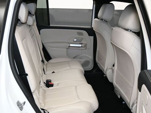 Used 2023 Mercedes-Benz EQB 300 4MATIC image 42