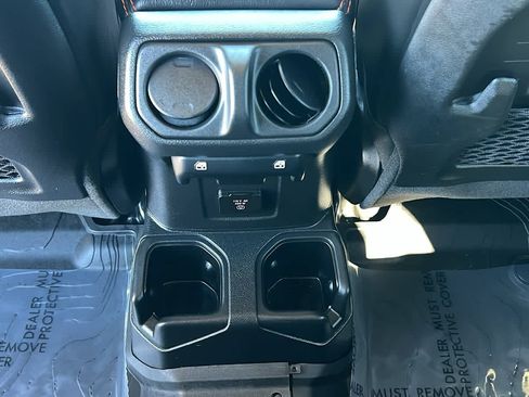 Certified 2022 Jeep Gladiator Mojave w/ Cold Weather Group image 25