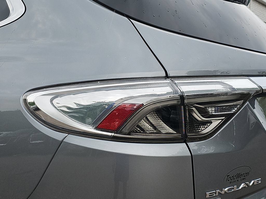 Used 2023 Buick Enclave Avenir w/ Avenir Technology Package AWD/4WD image 42