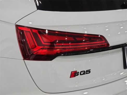 Used 2025 Audi SQ5 Premium Plus w/ Premium Plus Package image 29