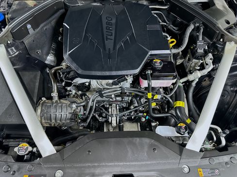 Used 2025 Genesis G70 2.5T RWD image 31