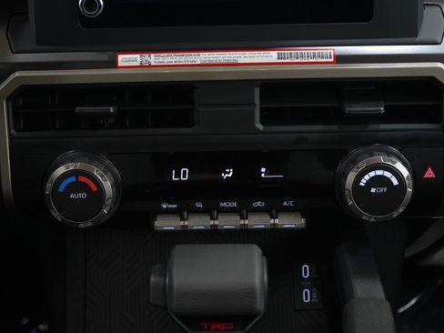 Used 2026 Toyota Tacoma TRD Off-Road AWD/4WD image 19