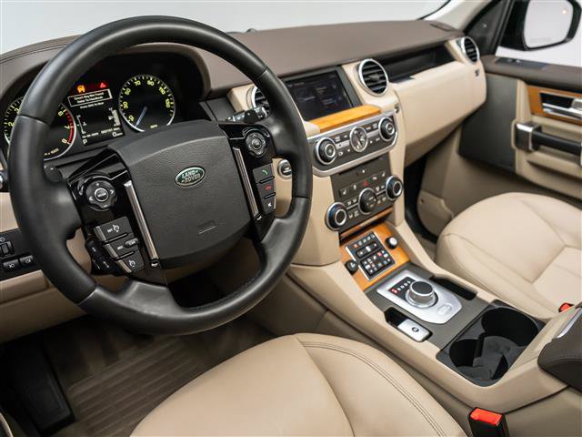 Used 2016 Land Rover LR4 HSE LUX AWD/4WD image 18