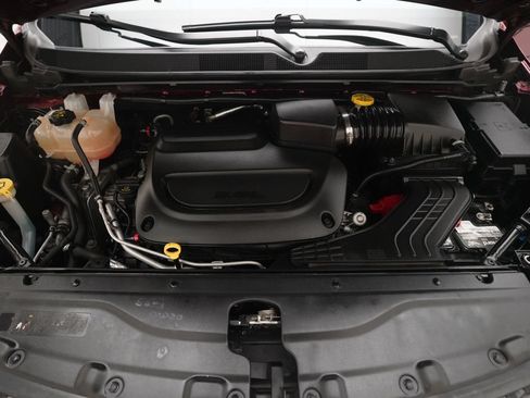 Used 2020 Chrysler Pacifica Touring-L Plus w/ S Appearance Package FWD image 3