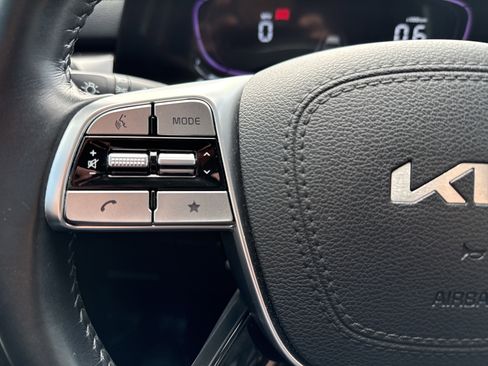 Used 2024 Kia Telluride LX image 19