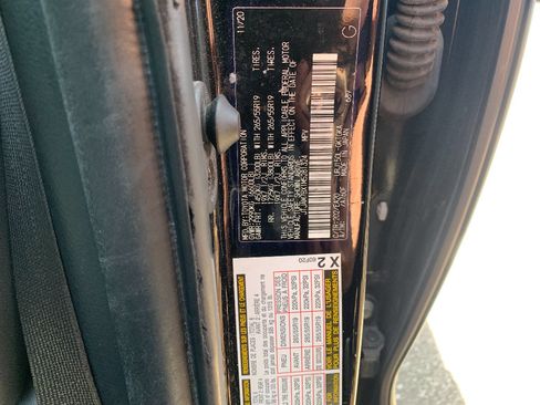 Used 2021 Lexus GX 460 Premium w/ Accessory Package AWD/4WD image 12
