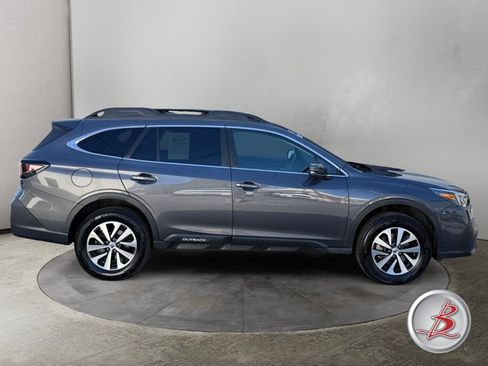 Used 2022 Subaru Outback Premium AWD/4WD image 8