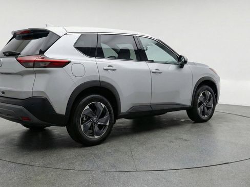 Used 2025 Nissan Rogue SV image 9