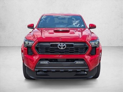 Used 2025 Toyota Tacoma TRD Sport AWD/4WD image 2