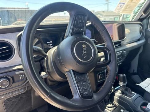 Used 2024 Jeep Wrangler Unlimited AWD/4WD image 10