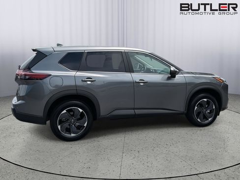 Used 2024 Nissan Rogue SV AWD/4WD image 7
