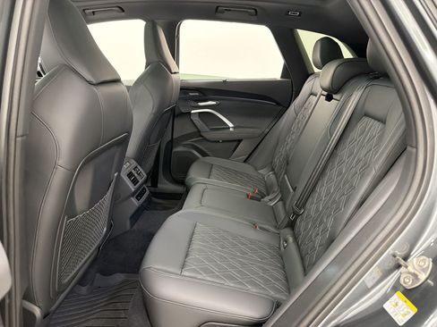 Used 2025 Audi SQ5 Prestige AWD/4WD image 24