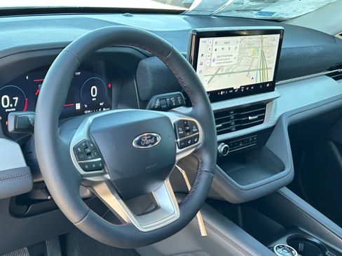 New 2026 Ford Explorer Active AWD/4WD image 9