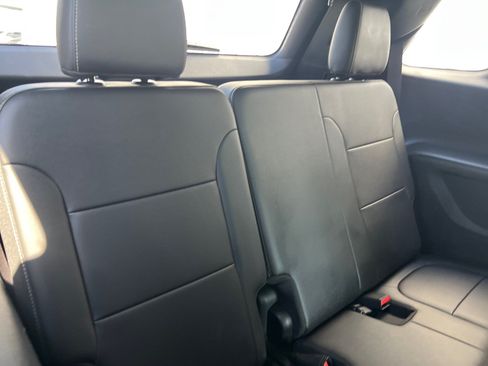 Used 2022 Chevrolet Traverse LT AWD/4WD image 25