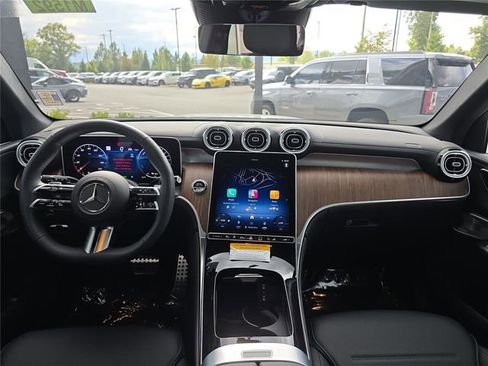 Used 2025 Mercedes-Benz GLC 350e 4MATIC image 20