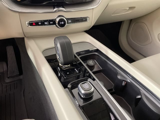 Certified 2025 Volvo XC60 T8 Plus w/ Protection Package Premier AWD/4WD image 16