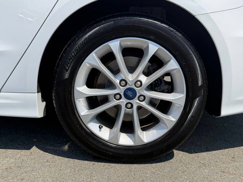 Used 2020 Ford Fusion SE FWD image 11