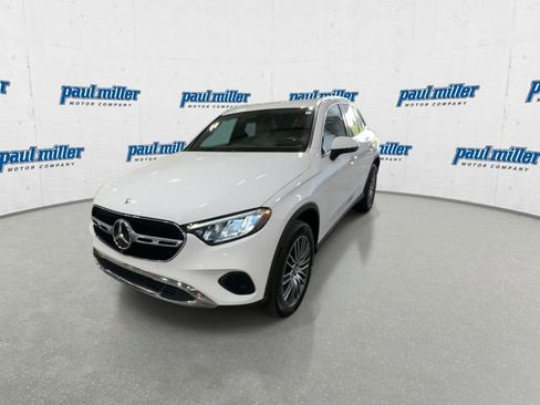 Used 2023 Mercedes-Benz GLC 300 4MATIC image 4