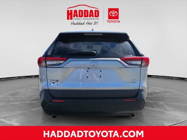Certified 2023 Toyota RAV4 LE AWD/4WD image 4