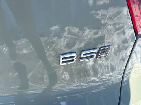 Certified 2025 Volvo XC40 B5 Plus image 7