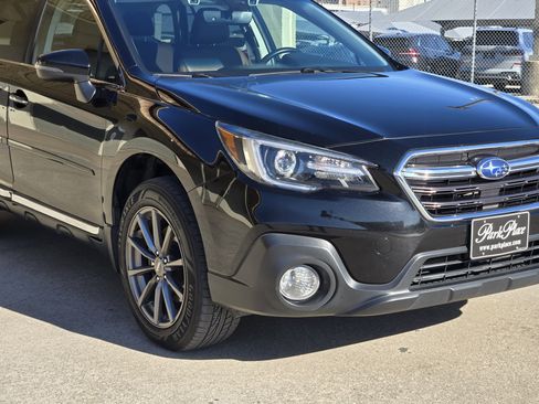 Used 2018 Subaru Outback 3.6R Touring image 11
